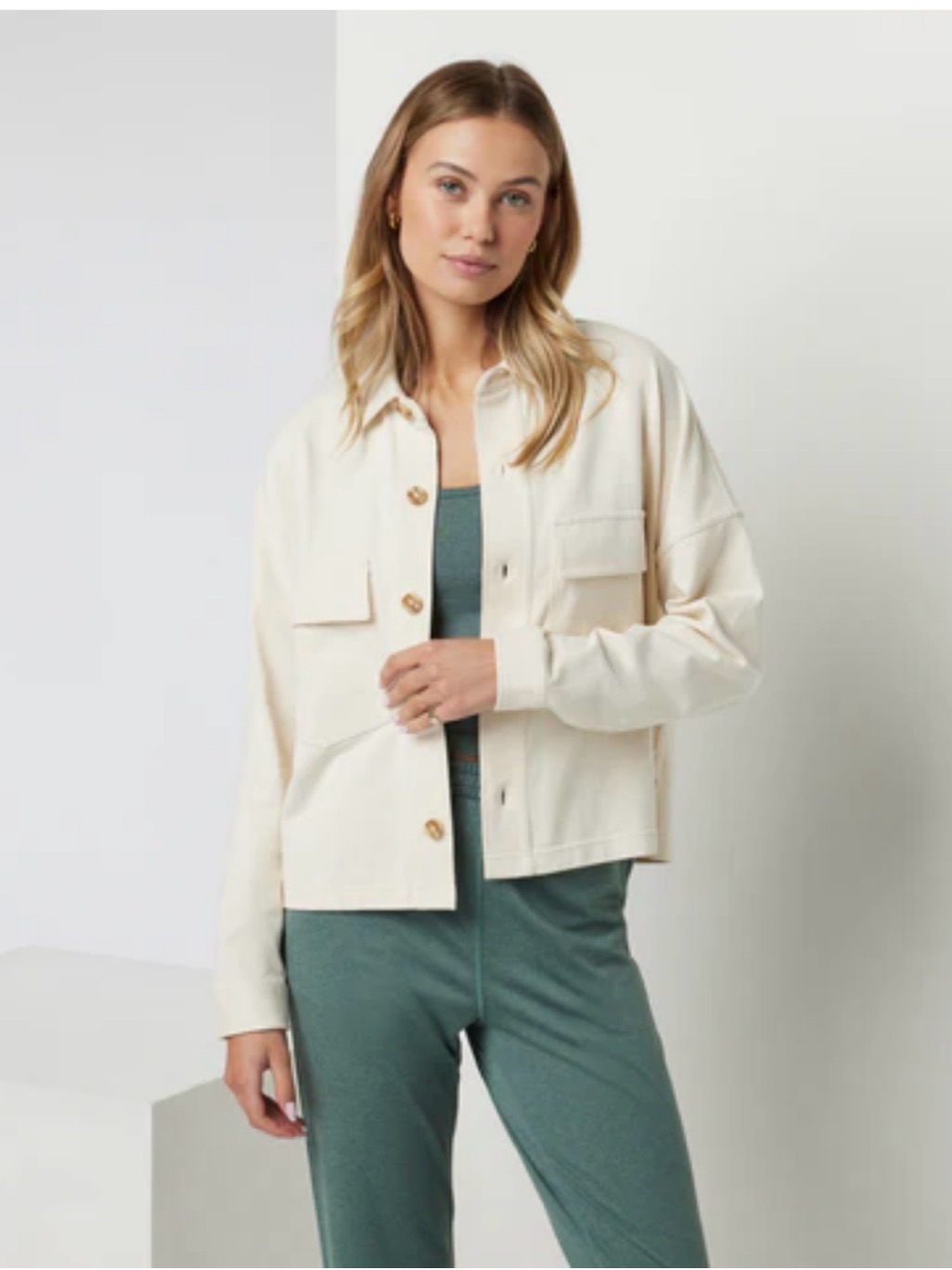 Vuori Mackenzie Cropped Shirt Jacket Size M